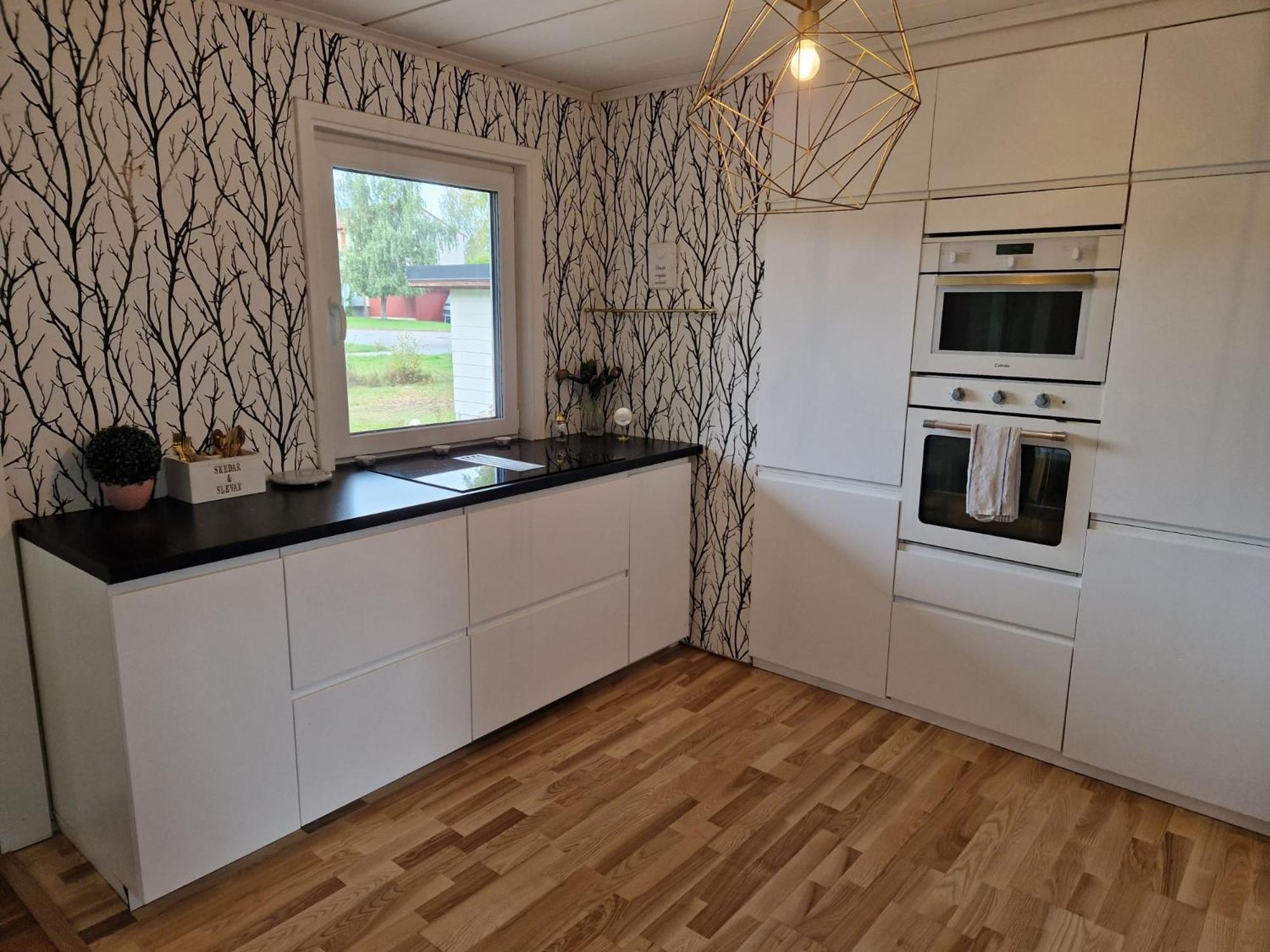 Villa Med Egen Parkering. Moejlighet Att Boka Fran 1 Och Upp Till 5 Personer. Örebro Exteriér fotografie