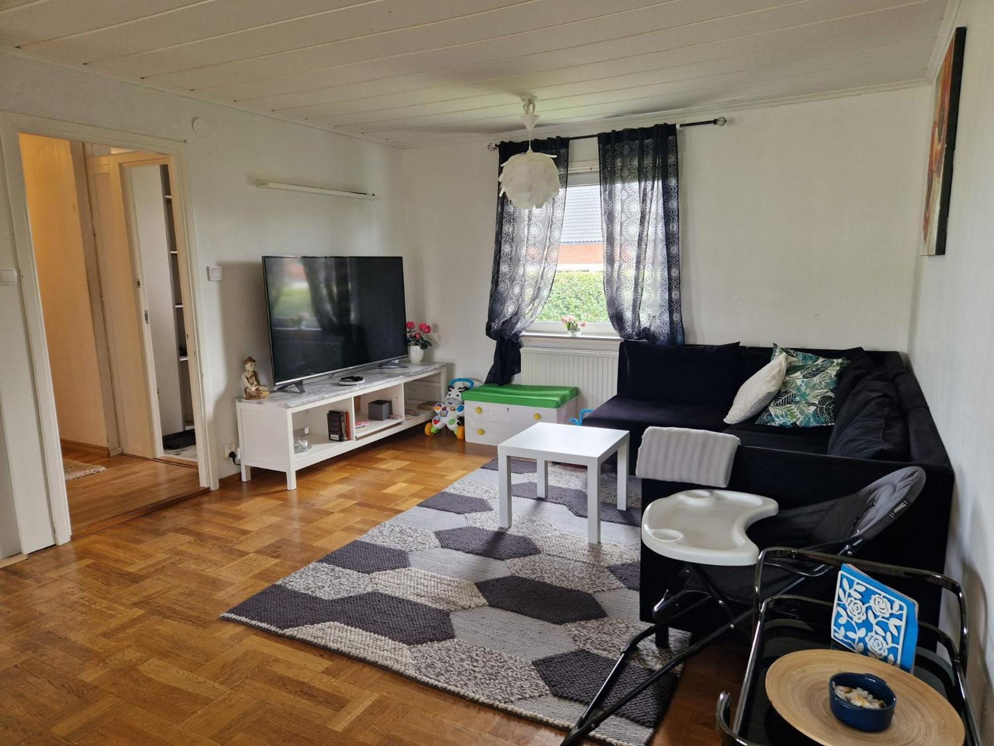 Villa Med Egen Parkering. Moejlighet Att Boka Fran 1 Och Upp Till 5 Personer. Örebro Exteriér fotografie