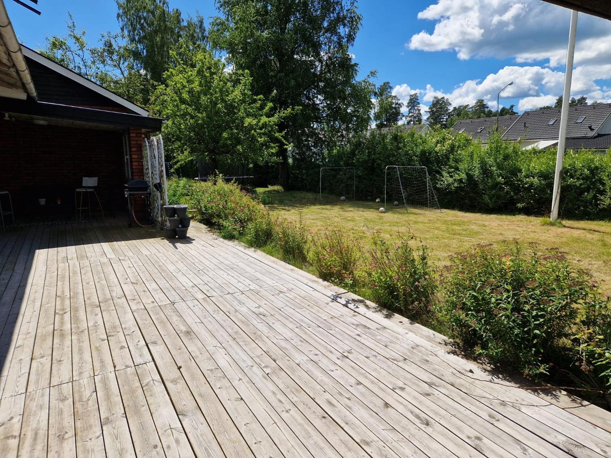 Villa Med Egen Parkering. Moejlighet Att Boka Fran 1 Och Upp Till 5 Personer. Örebro Exteriér fotografie